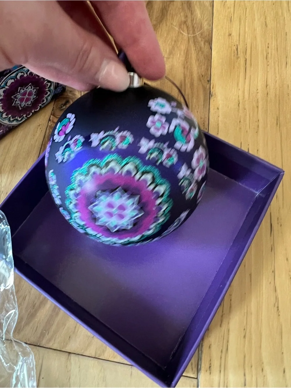 Vera Bradley round vera